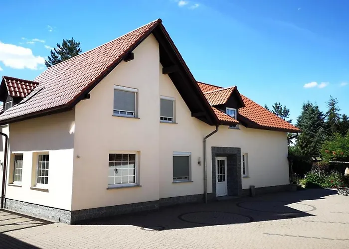 Lindenhof Falkenberg Pensión 3*